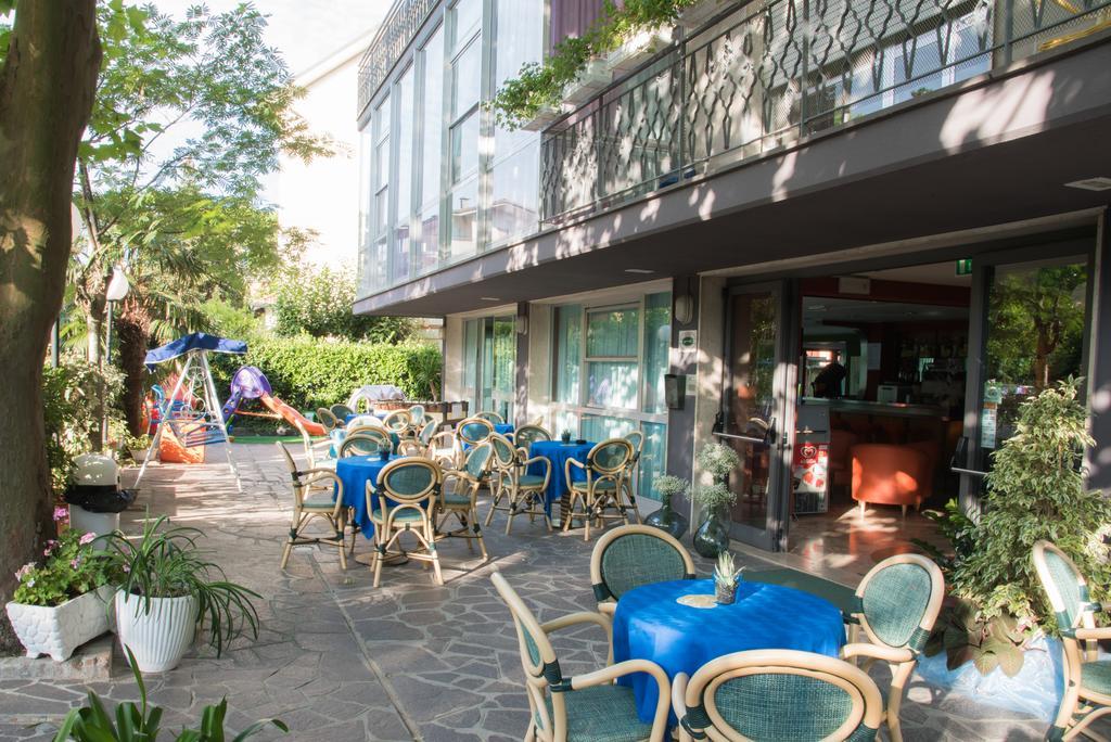 Hotel Mirage ベラーリア・イジェア・マリーナ エクステリア 写真