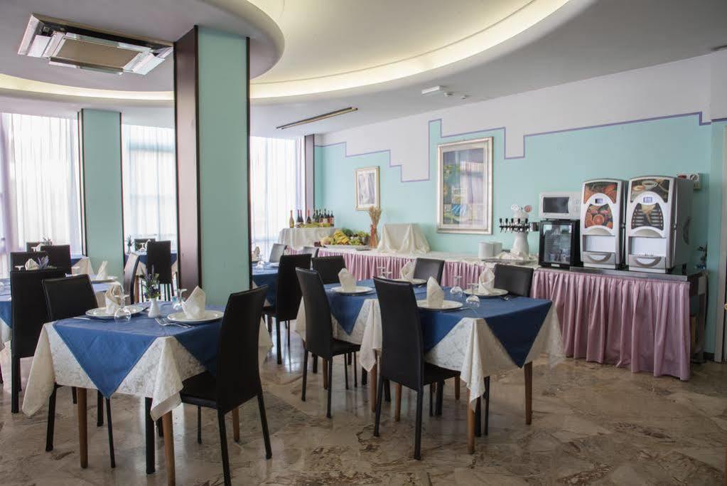 Hotel Mirage ベラーリア・イジェア・マリーナ エクステリア 写真